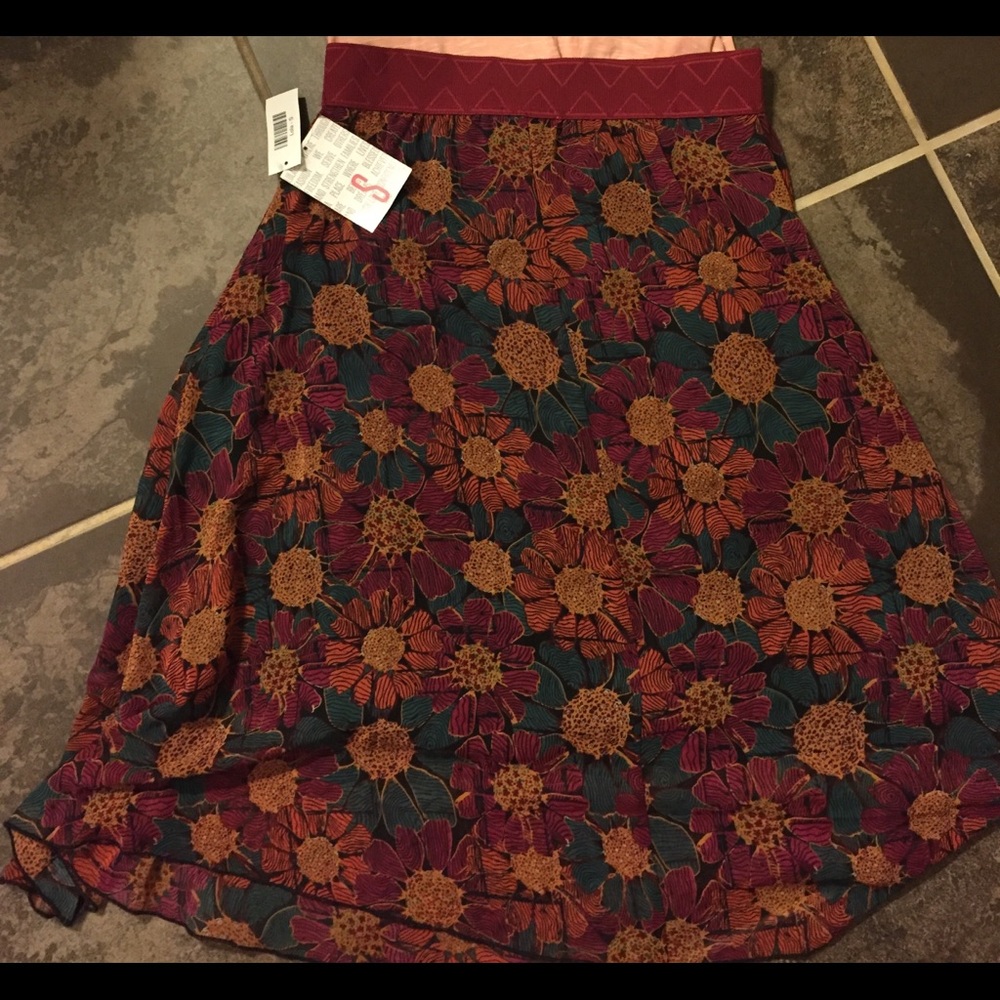 LulaRoe size small Lola skirt NWT